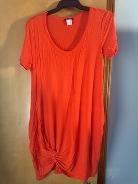 VENUS Orange V-Neck Short Sleeve Knot Hem Tee